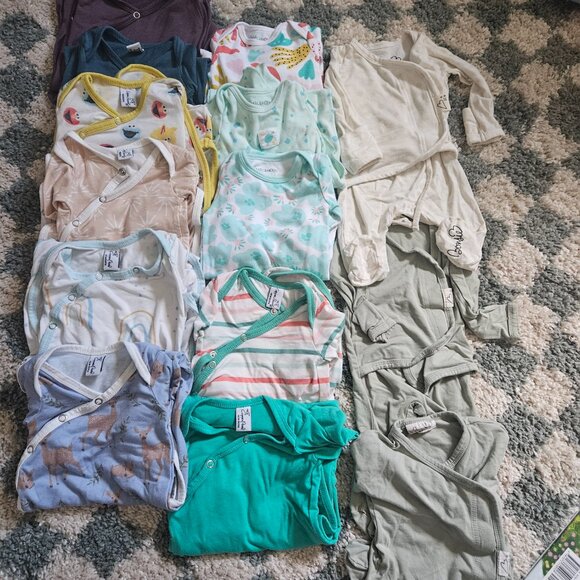 ONE LOT: Newborn Gowns, Copper and Pearl, Bonsie, Mac and Moon - Picture 9 of 9